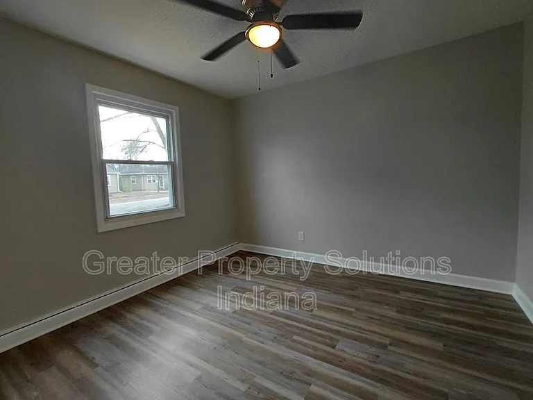 3445 163rd St — Photo 5