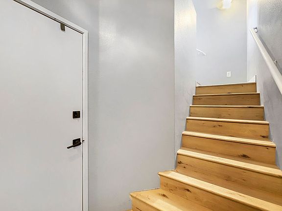 4th image of 3221 Orange Orchid Pl Unit 1