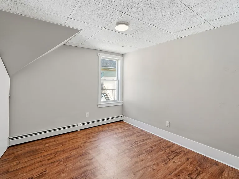 387 Grove St — Photo 29