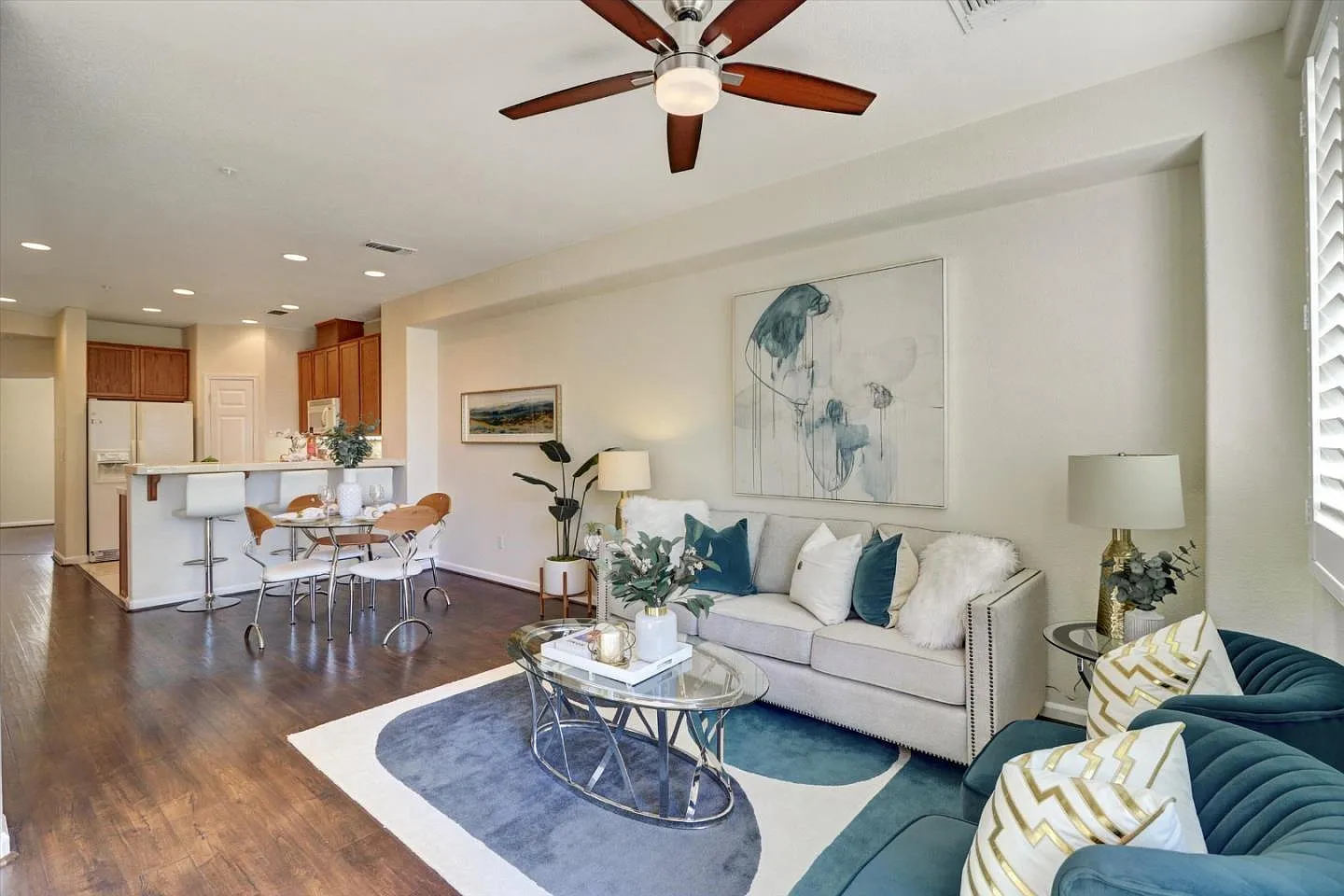 3 bed, 1375 sqft, $4,000 — Photo 4