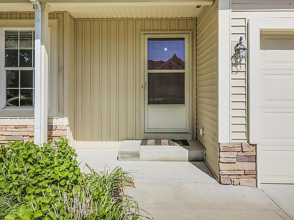 4th image of 54 Diamond Ave