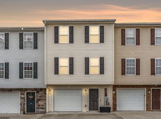 145 Eagle Dr, Maidsville, WV 26541