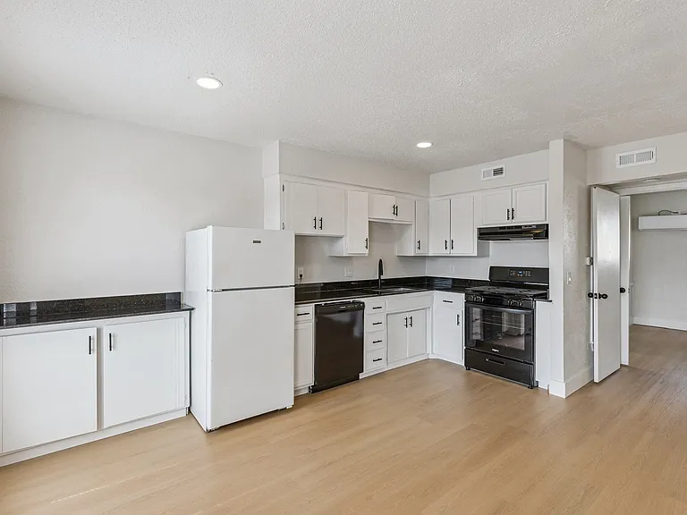 1209 Roosevelt St #2 — Photo 7
