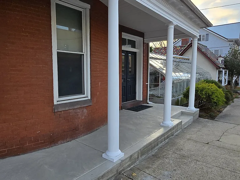 213 W Market St #3 — Photo 2
