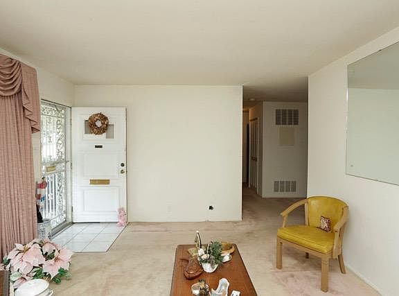 2nd image of 1163 Oakwood Dr