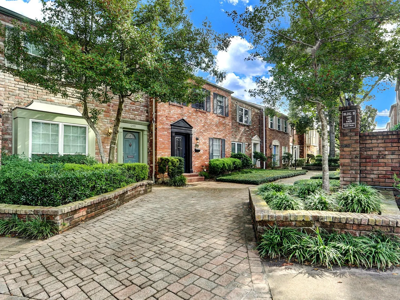 2 bed, 2.5 bath, 1444 sqft, $2,000 — Photo 3