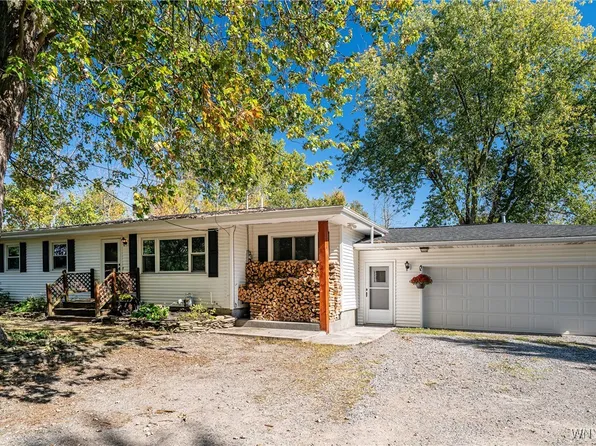 1068 Smith Rd, East Amherst, NY 14051