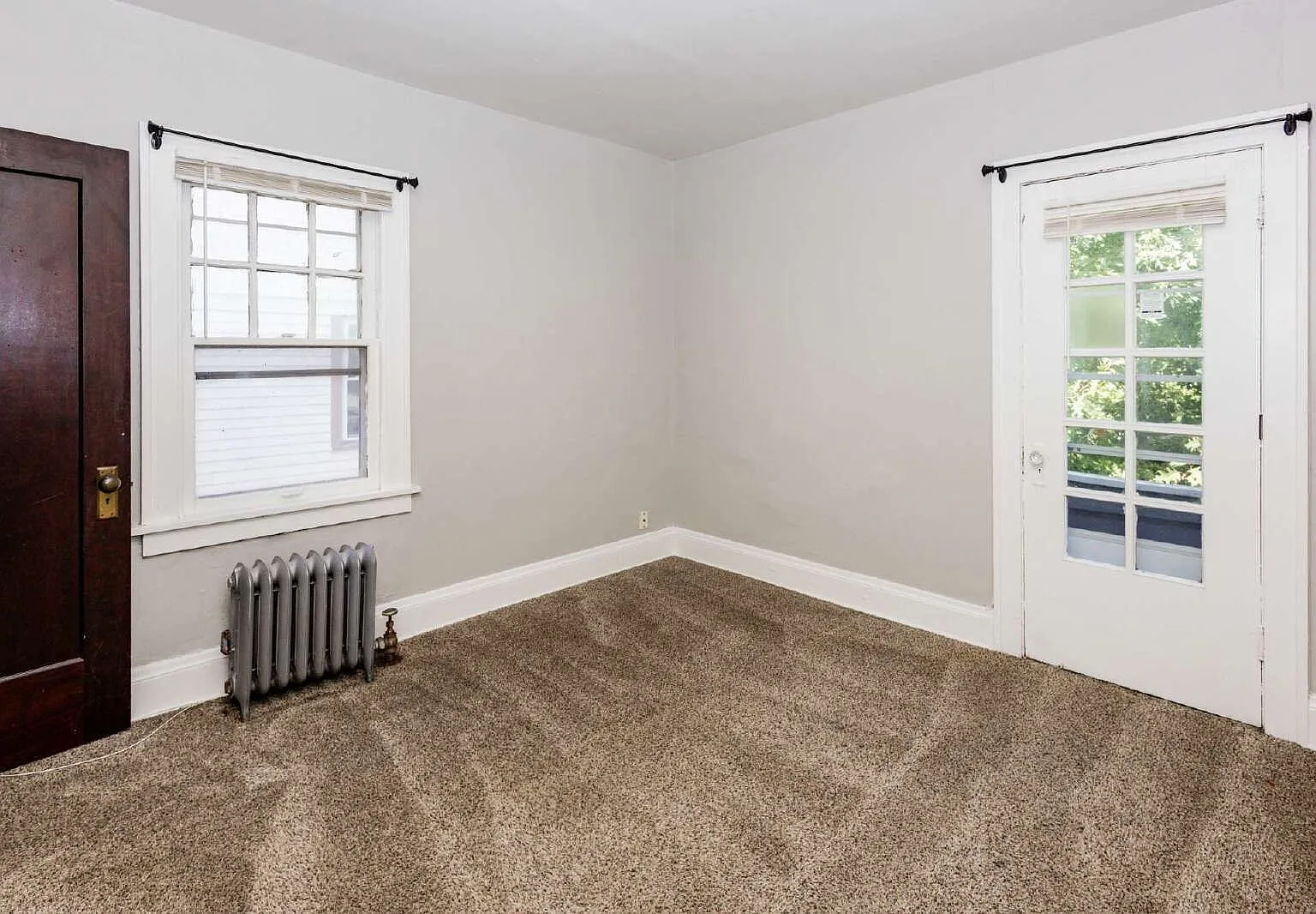 4 bed, 1.5 bath, 1800 sqft, $1,495 — Photo 2