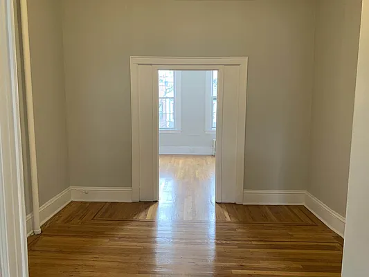 Rented by Avi Realty Manhattan | media 17