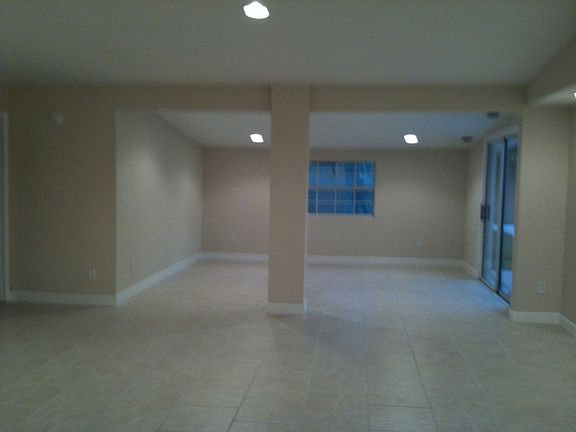 3rd image of 5417 Santa Monica Blvd N