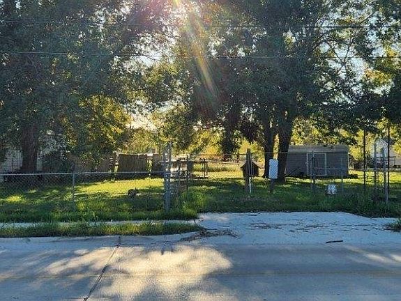 4th image of 1907 Palasota Dr