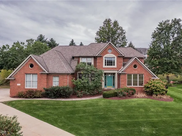 3833 Telford Dr NW, Canton, OH 44718