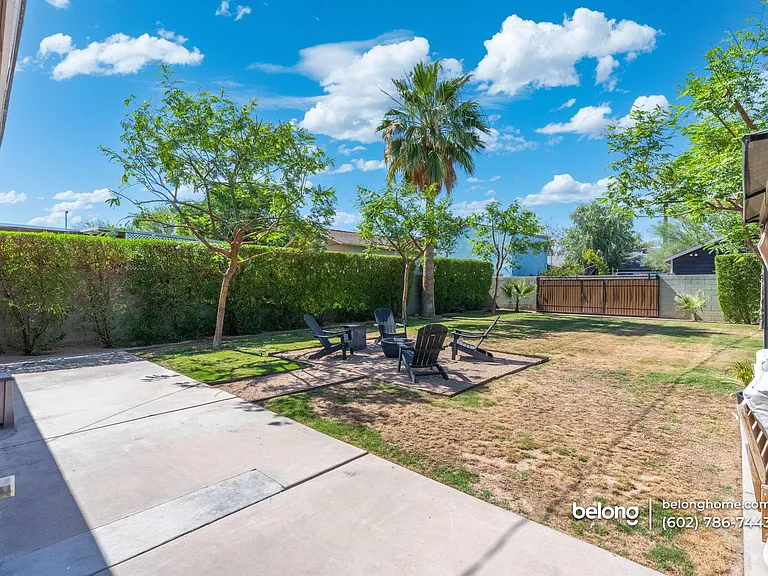 1136 E Almeria Rd — Photo 3