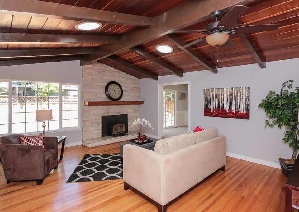 1st image of 2542 Sweetbriar Dr