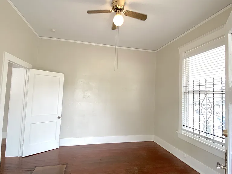 2203 Young Ave — Photo 2