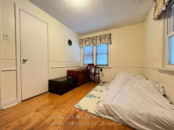 33 Agincourt Dr, Toronto, ON M1S 1M5