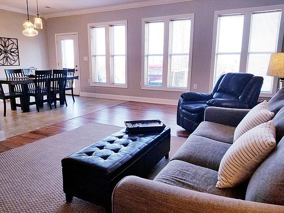5th image of 610 Waterwood Ct