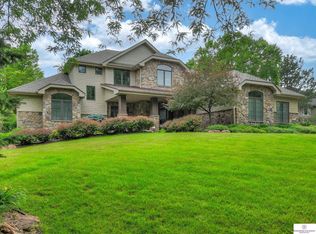 17555 Bay Wood Dr, Omaha, NE 68130