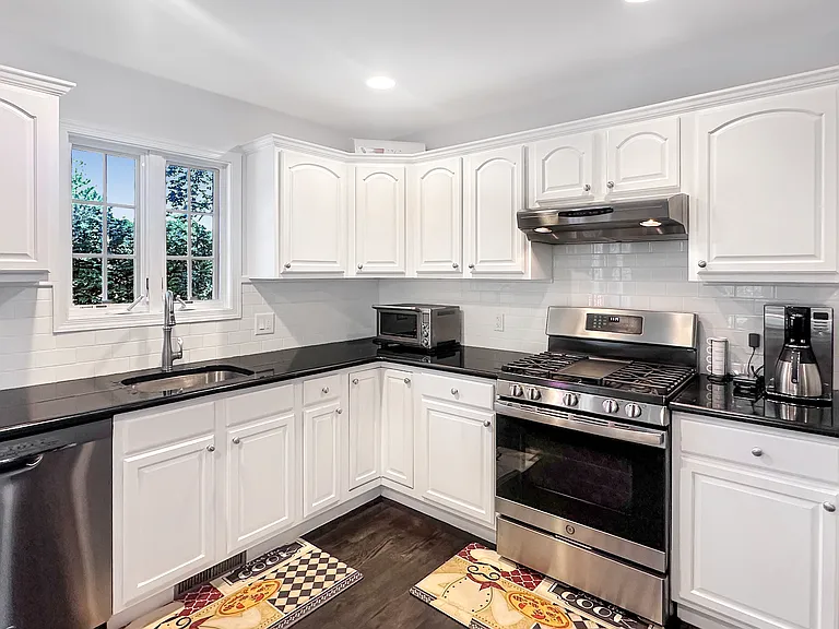 5765 Bergen Ave — Photo 10