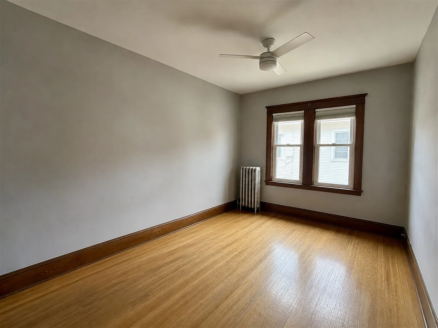 4 bed, $4,000 — Photo 4