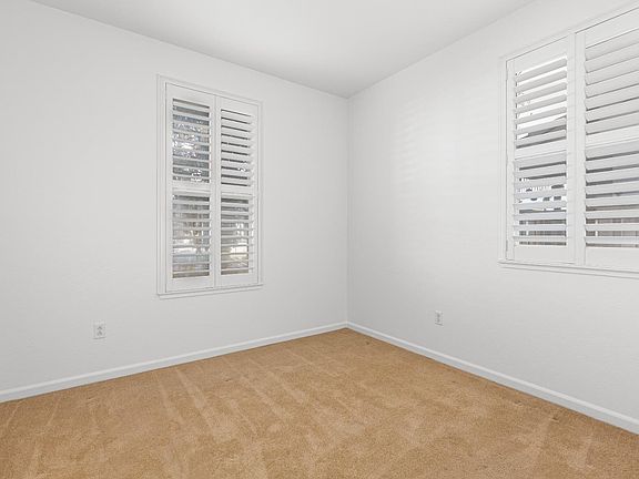 5th image of 836 Hampton Street