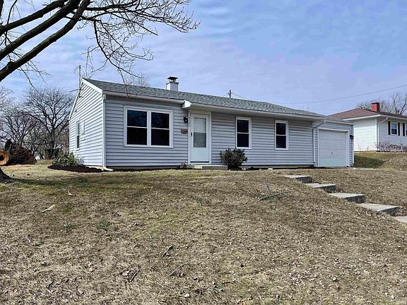 3rd image of 5205 Riviera Dr