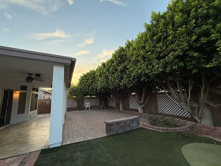 1850 W Desert Ln — Photo 37
