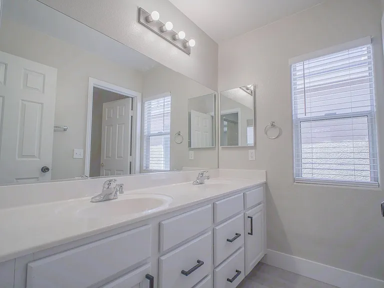 9050 Toast Ave — Photo 17