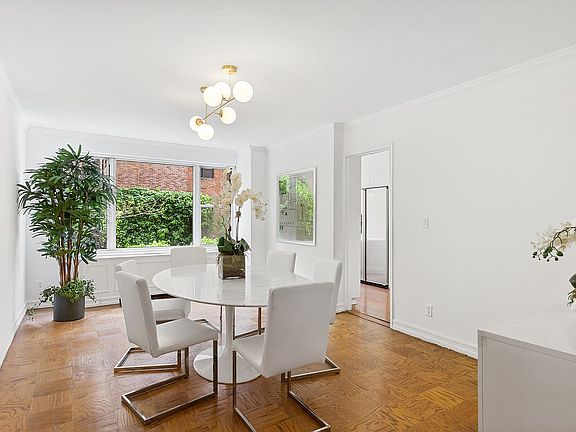 3rd image of 114 E 72nd St APT 2C
