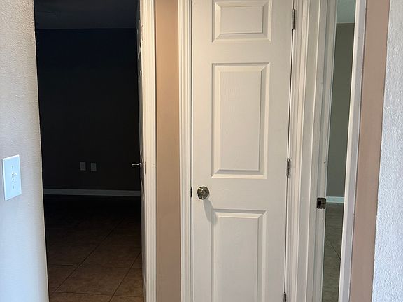 5th image of 608 Sunset Blvd W #1