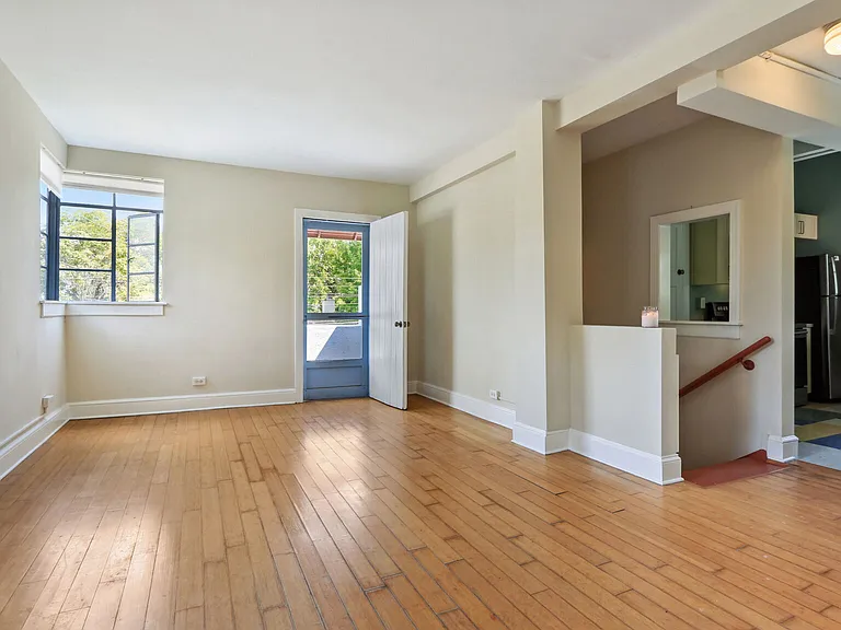 589 Auburn Ave NE #B — Photo 3