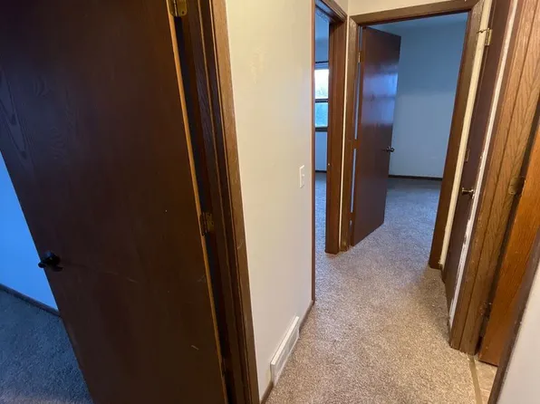 6401 Raymond Rd, Madison, WI 53711