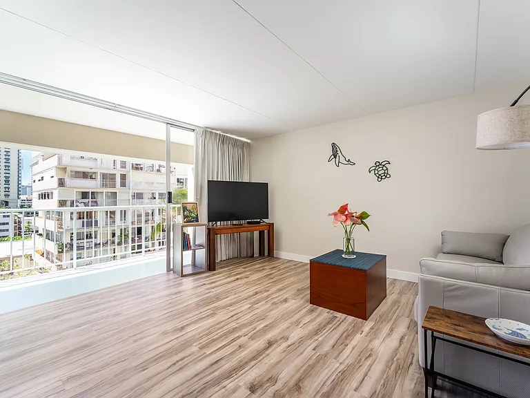 430 Keoniana St #211 — Photo 9