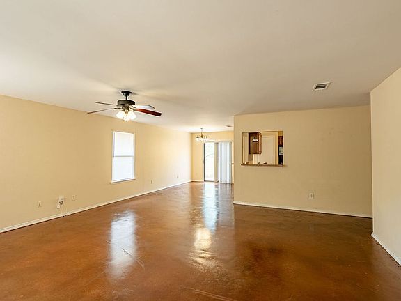 5th image of 2403 Monarch Dr