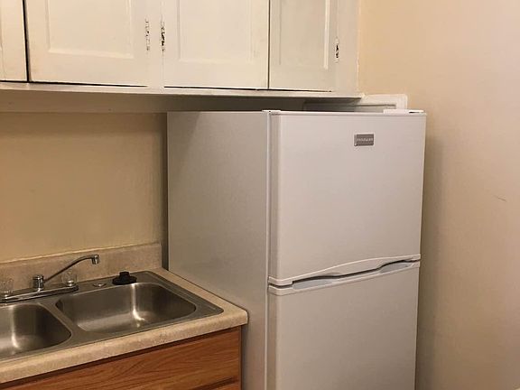 3rd image of 1211 W Elmdale Avechicago #2