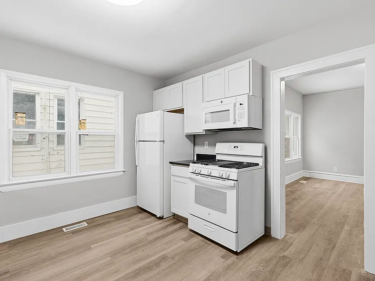 1930 Coltman Rd #2 — Photo 11