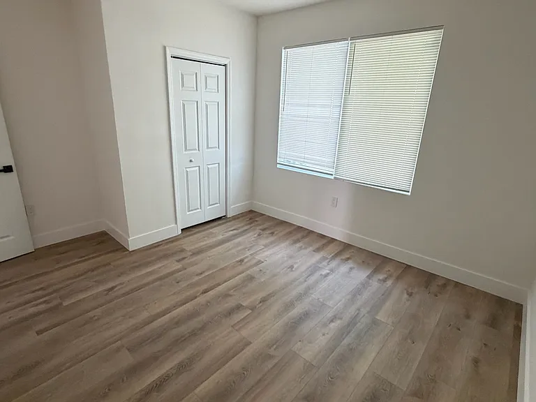 106 E Adalee St — Photo 8