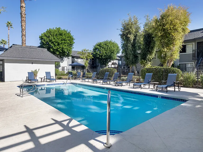 Riverwalk Landing Apartment Homes — Photo 2