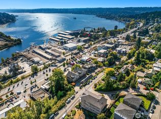 Lake Top Condominium, Kenmore, WA 98028