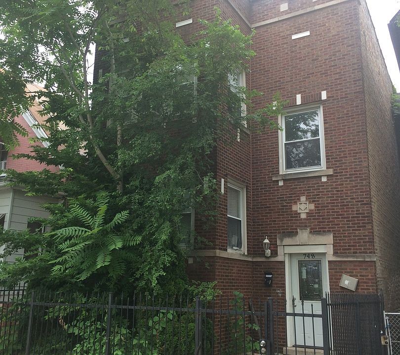 1st image of 748 S Kedvale Ave