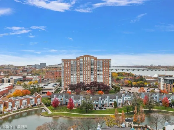 250 E Harbortown Dr APT 705, Detroit, MI 48207