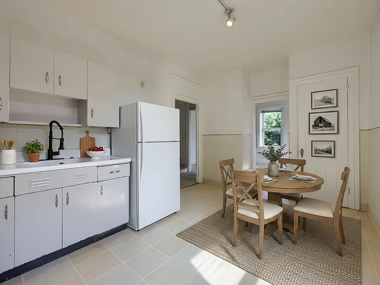 240 E Frederick St #2 — Photo 6