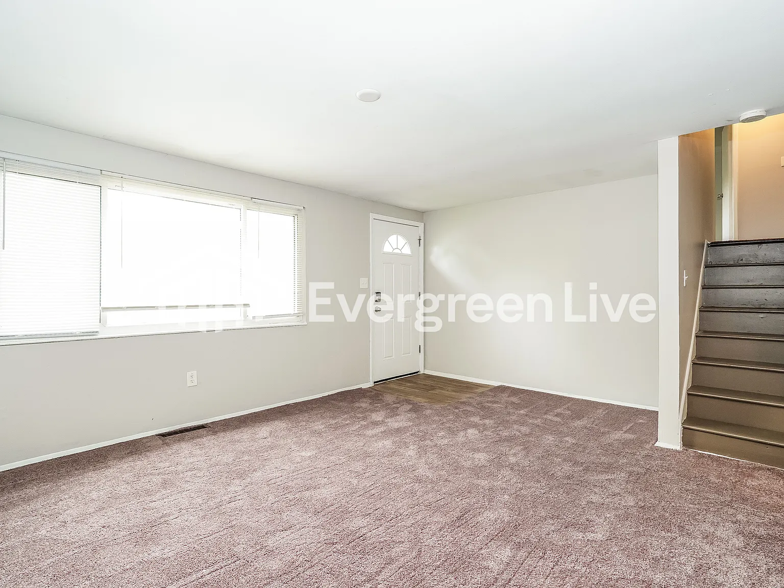 3 bed, 1.0 bath, 1396 sqft, $1,695 — Photo 4