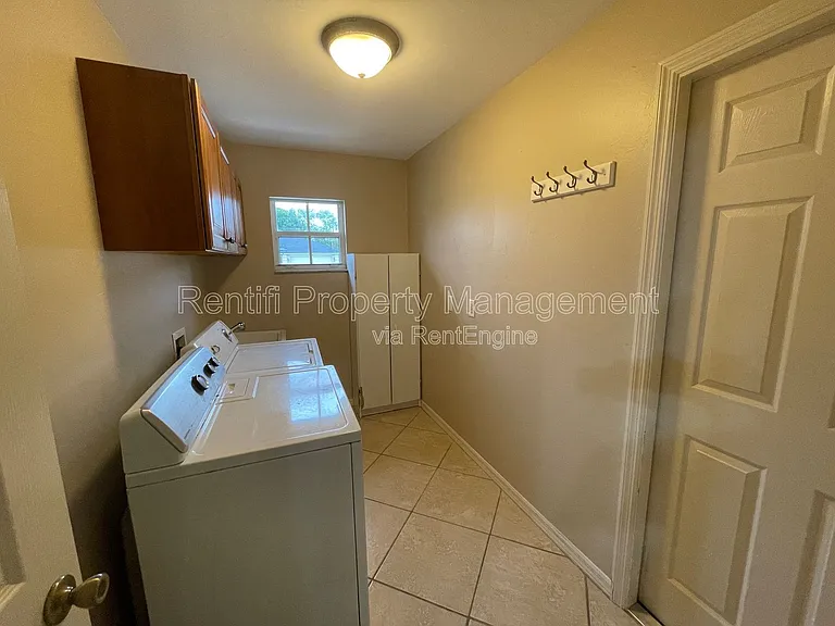 1710 SW 10th Pl — Photo 14
