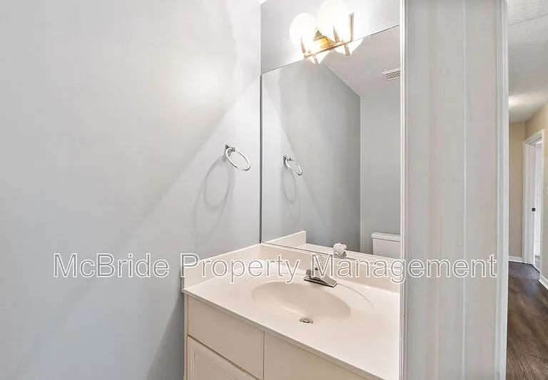 928 Hunting Horn Way W — Photo 8