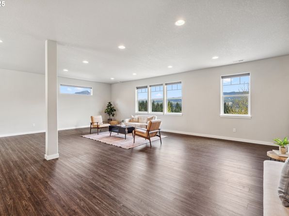 942 SE Windsong Dr, Cascade Locks, OR 97014