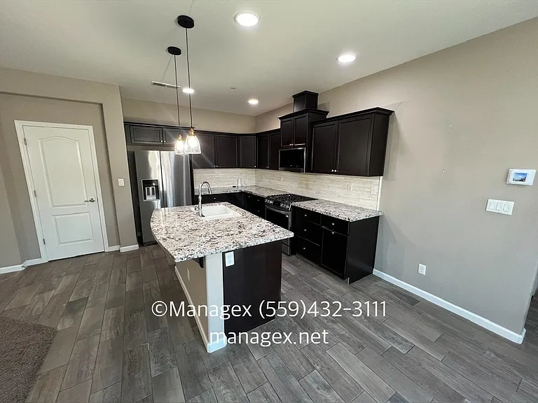 3069 Mount Rainier Ln — Photo 3