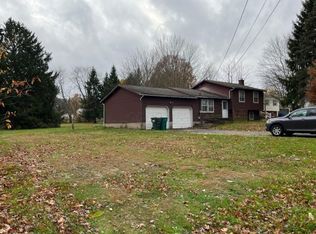 3238 Menough Rd, Ravenna, OH 44266