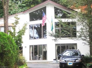 22 Balsam Pkwy, Sparta, NJ 07871