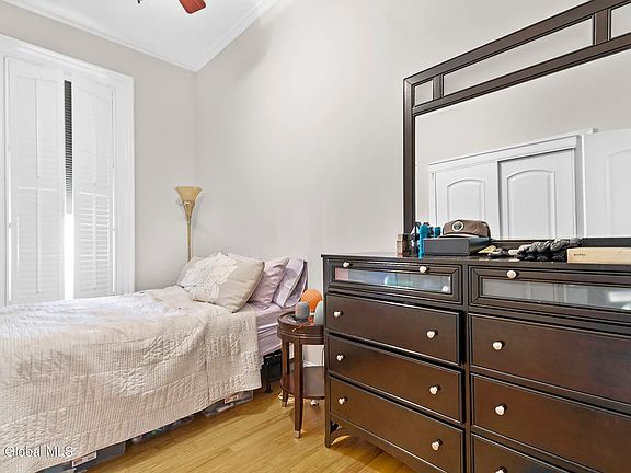 5th image of 25 Clinton St APT 1